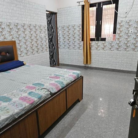 Shri Jagannath Dham Hotel Vrindavan Bagian luar foto
