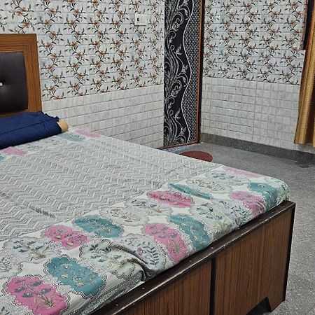 Shri Jagannath Dham Hotel Vrindavan Bagian luar foto
