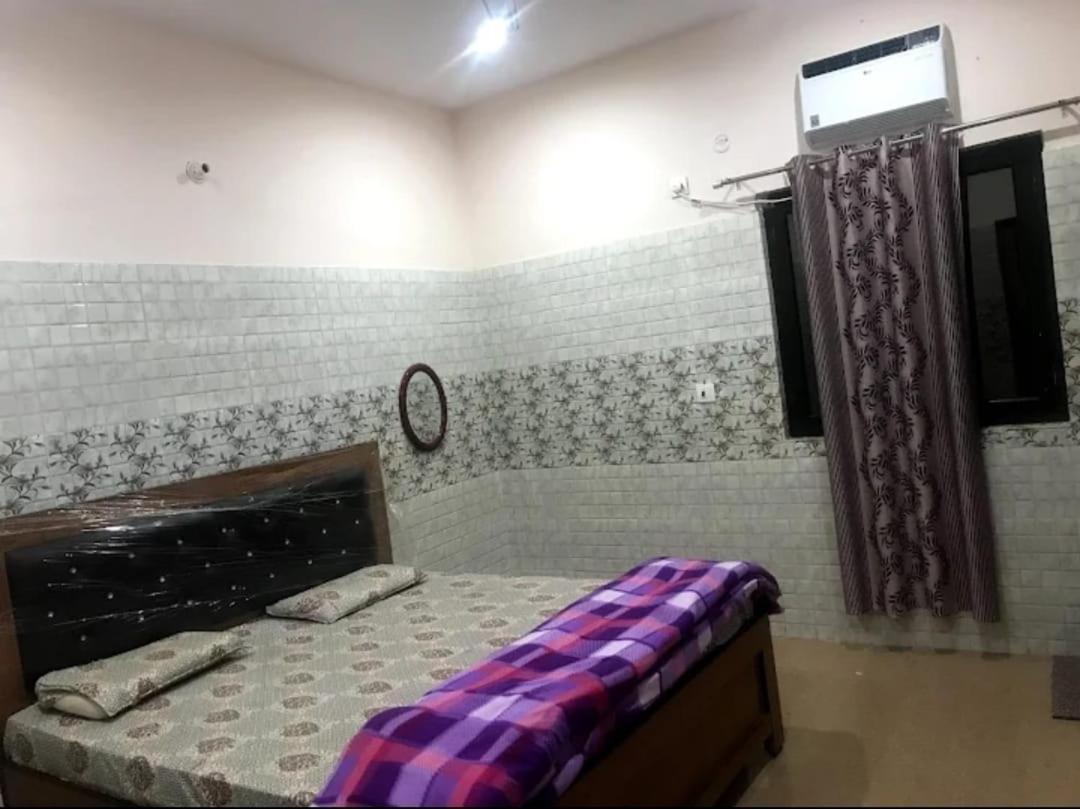 Shri Jagannath Dham Hotel Vrindavan Bagian luar foto
